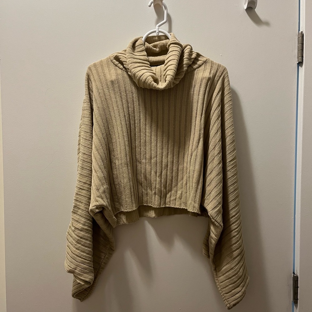 Cropped Sweater Size L